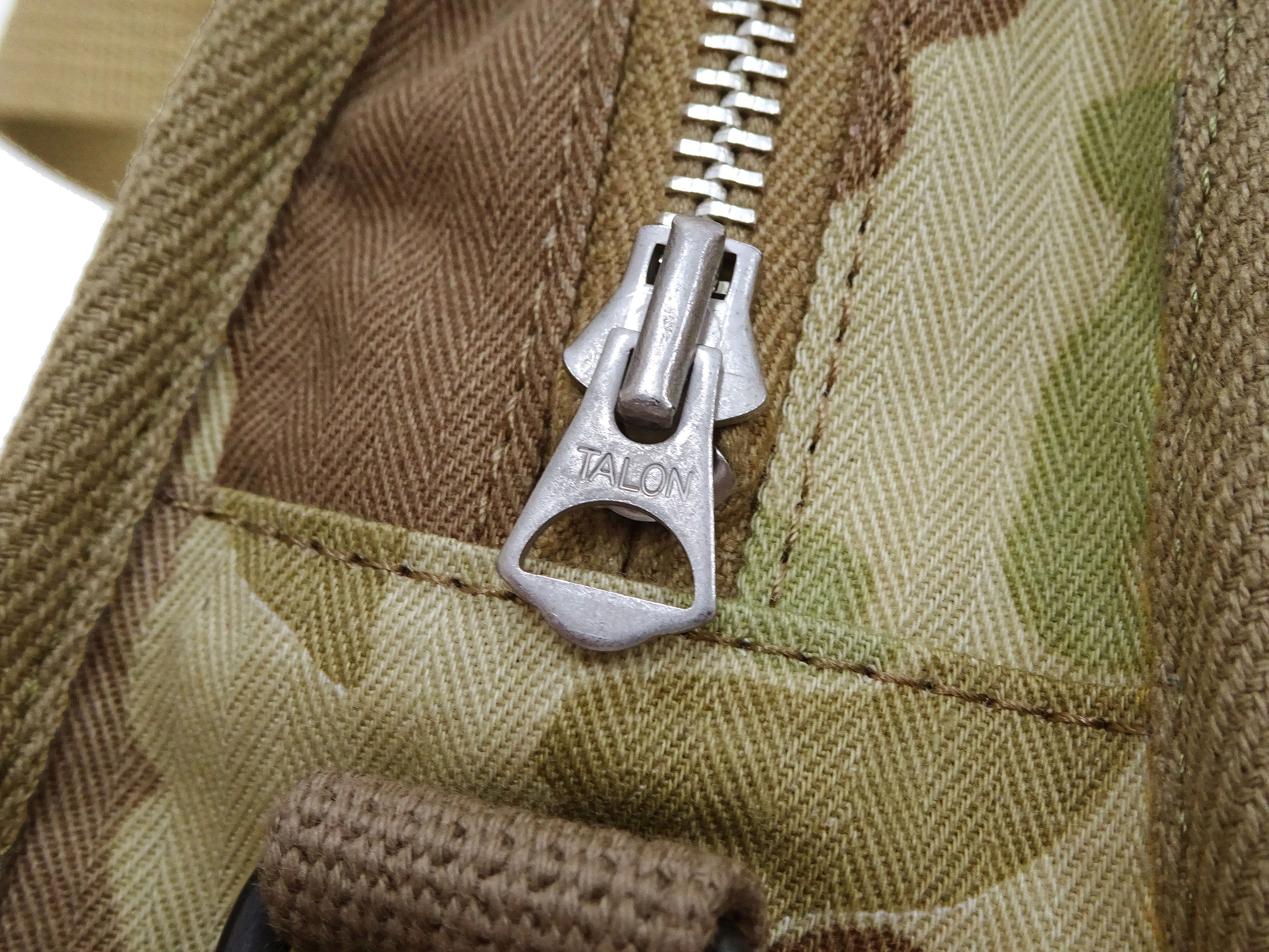 Buzz Rickson Men's Casual Small Shoulder Bag - Frogskin Camouflage, Modern Reinterpretation of WWII U.S. Army Air Forces Pilot Gear, BR02879 - Image 13