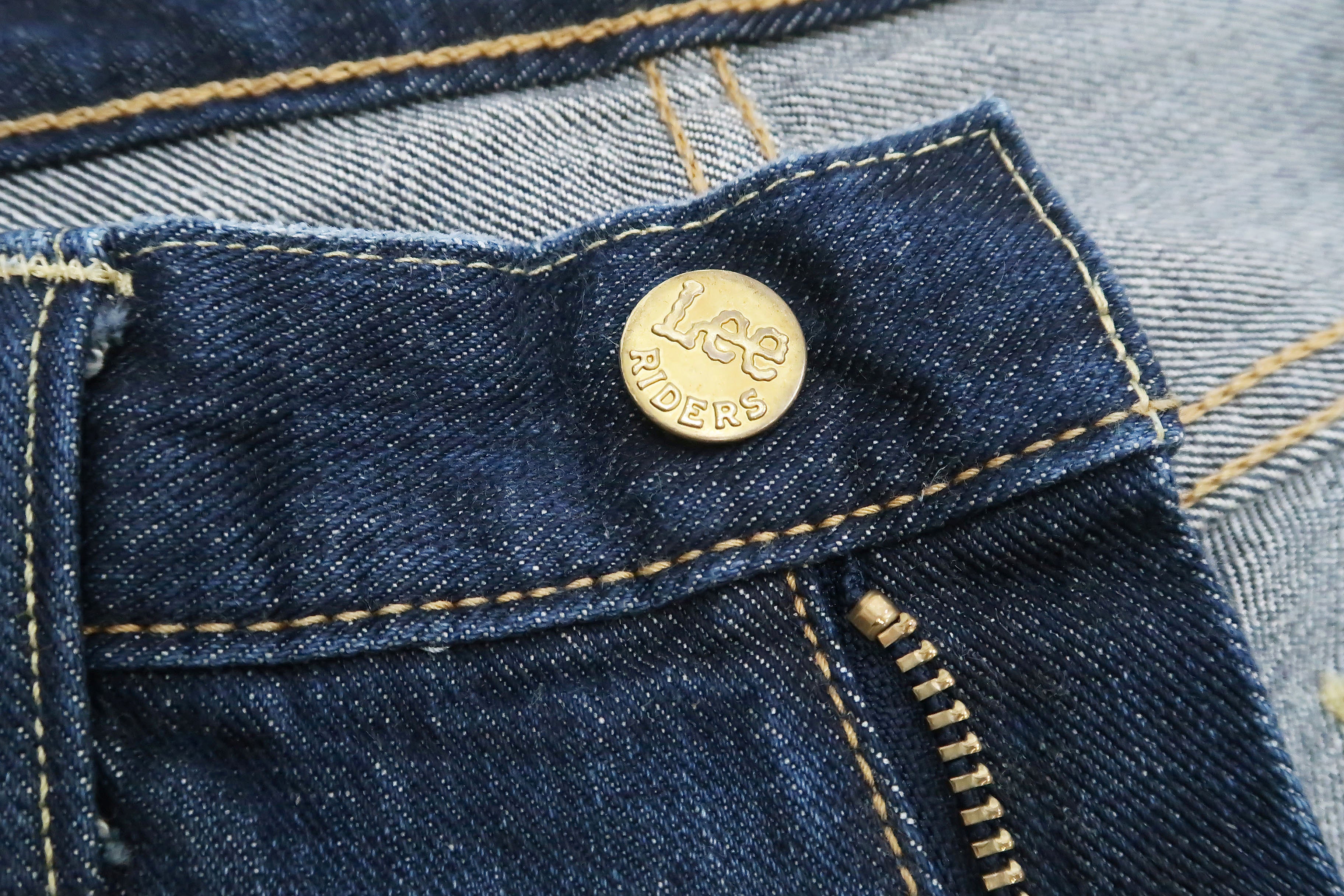 Lee Jeans 101Z with Zip fly Men's Regular Fit Straight Jeans LM8101 Made in Japan LM8101-526 Pre-Faded Blue Indigo Denim - Image 9