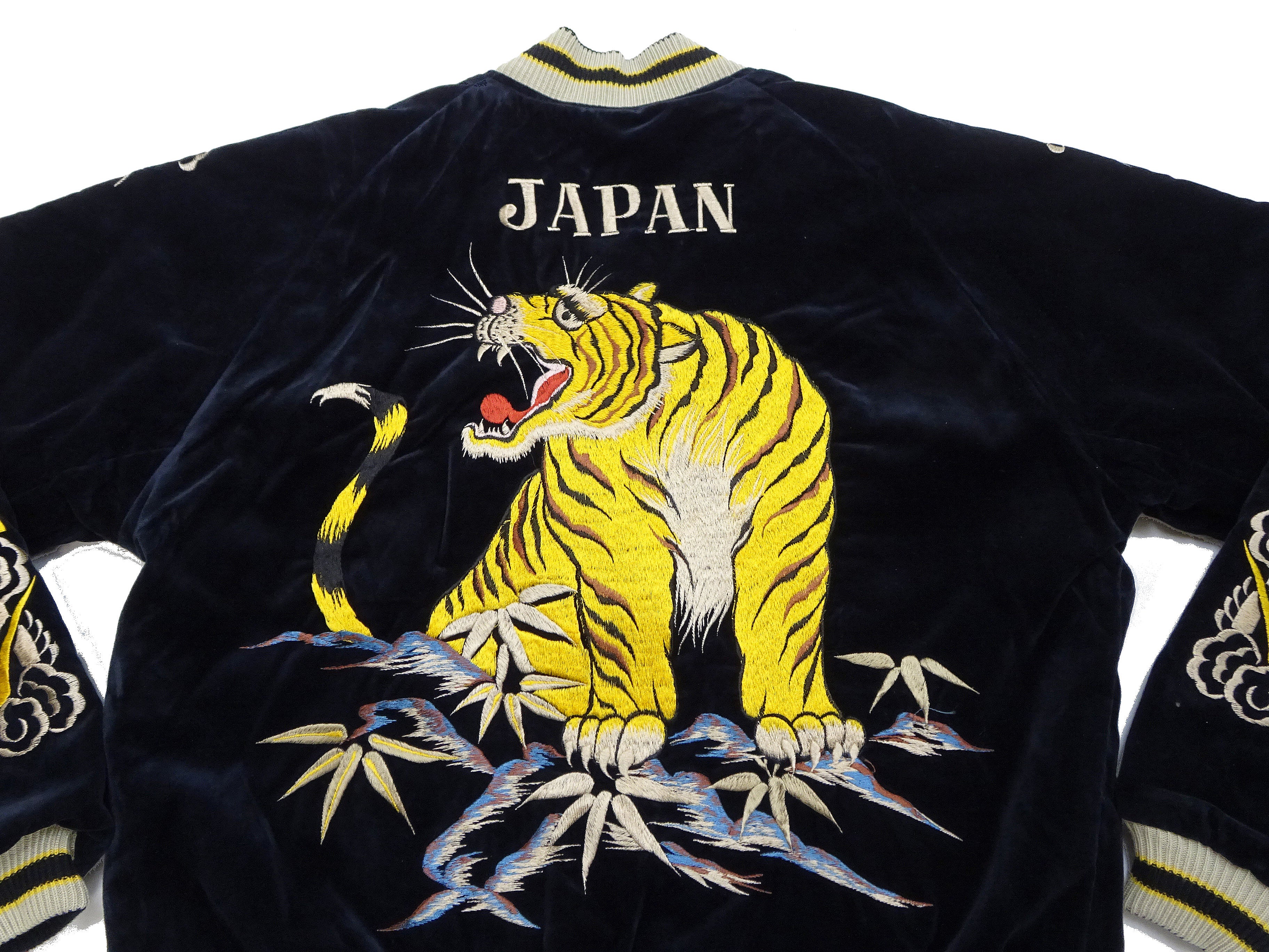 Tailor Toyo Japanese Souvenir Jacket - Men's Mid-1950s Reproduction Sukajan - Reversible, Velvet and Quilted Satin - TT15792-128 Roaring Tiger x Japan Map Dark Navy x Black - Image 9