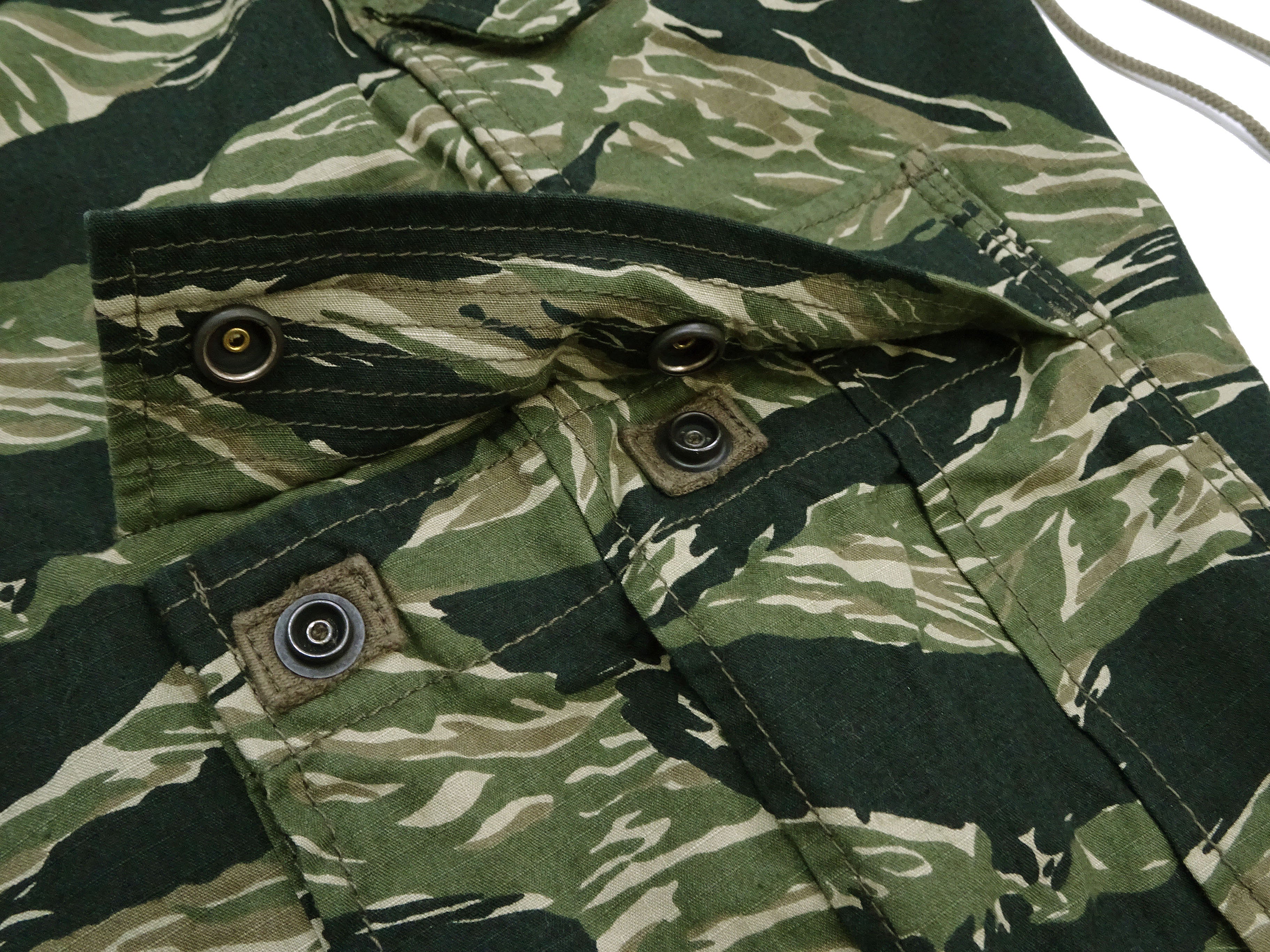 TOYS McCOY Cargo Shorts Men's Classic U.S. Army Fatigue-Inspired Casual Short Pants TMP1802 161 Tiger Stripe Camouflage Pattern - Image 13
